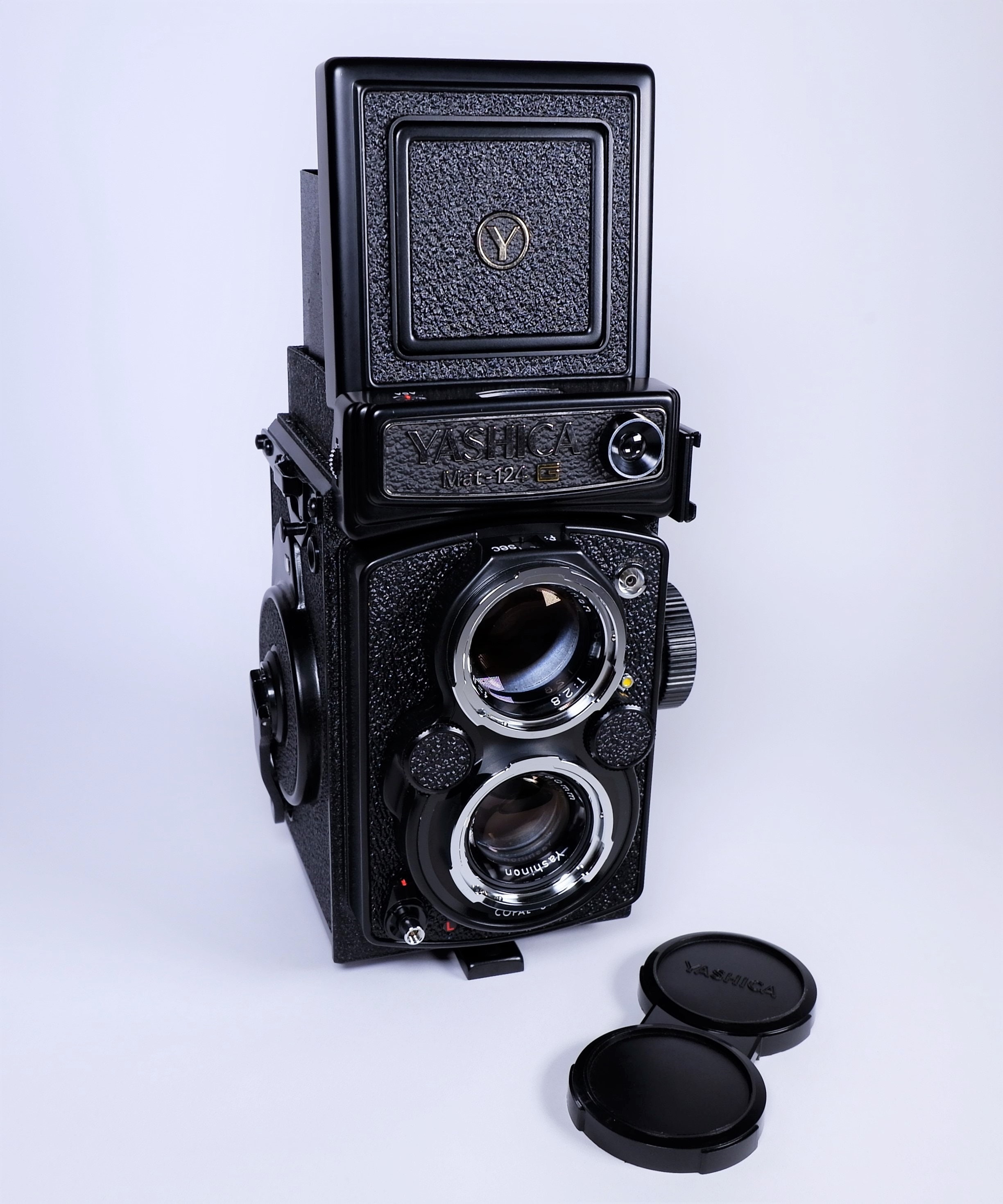 Vintage YashicaMat 124G Twinlens Reflex TLR Medium Format Camera