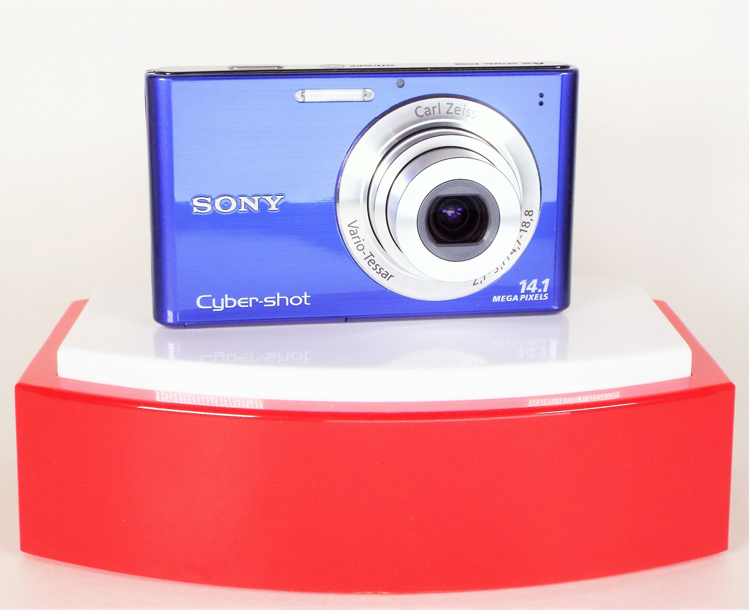 Sony Cybershot DSCW330 Digital Camera w/ Carl Zeiss 4X Zoom Lens