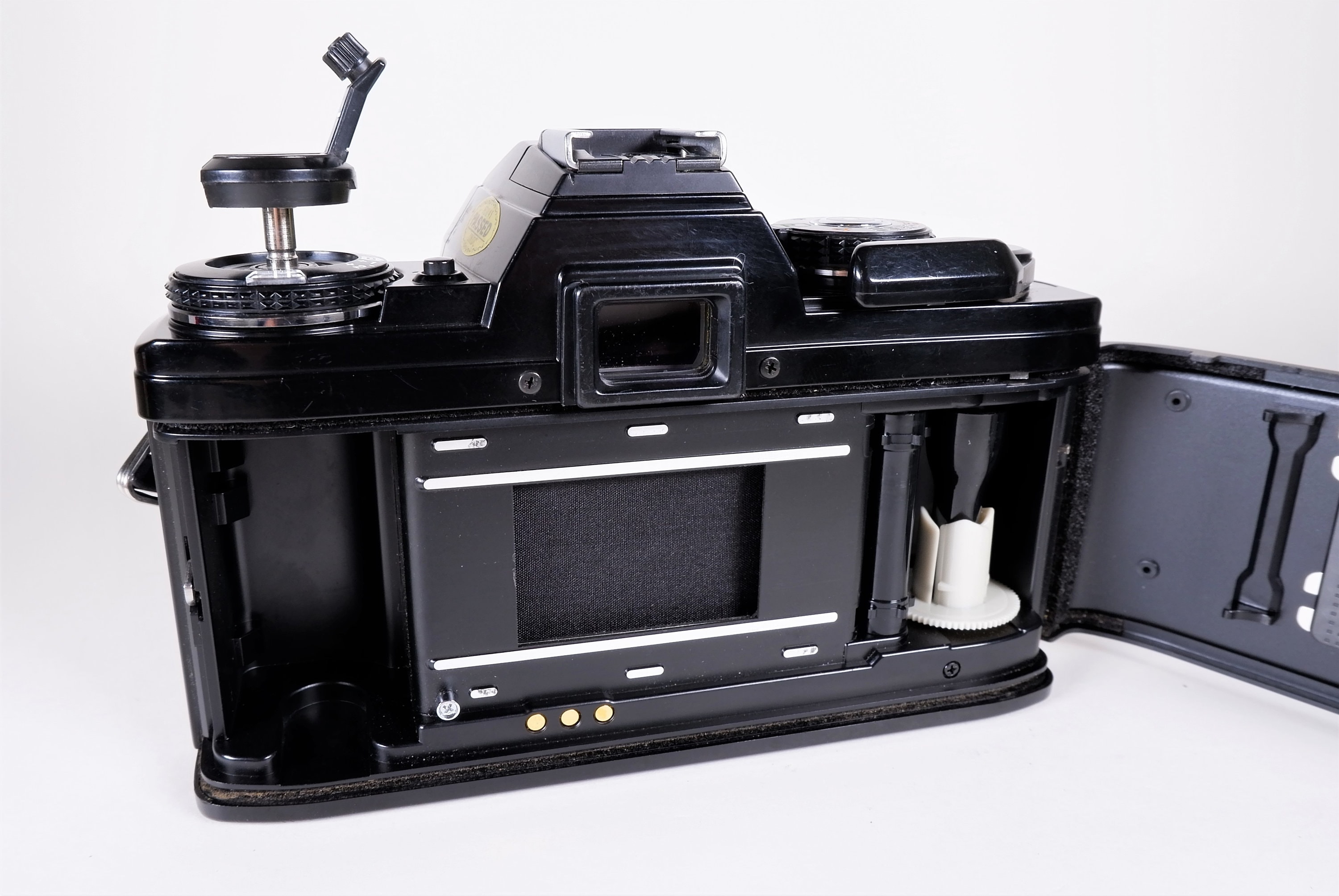 Vintage Minolta X700 35mm SLR Film Camera w/ Minolta MD Zoom 2870mm