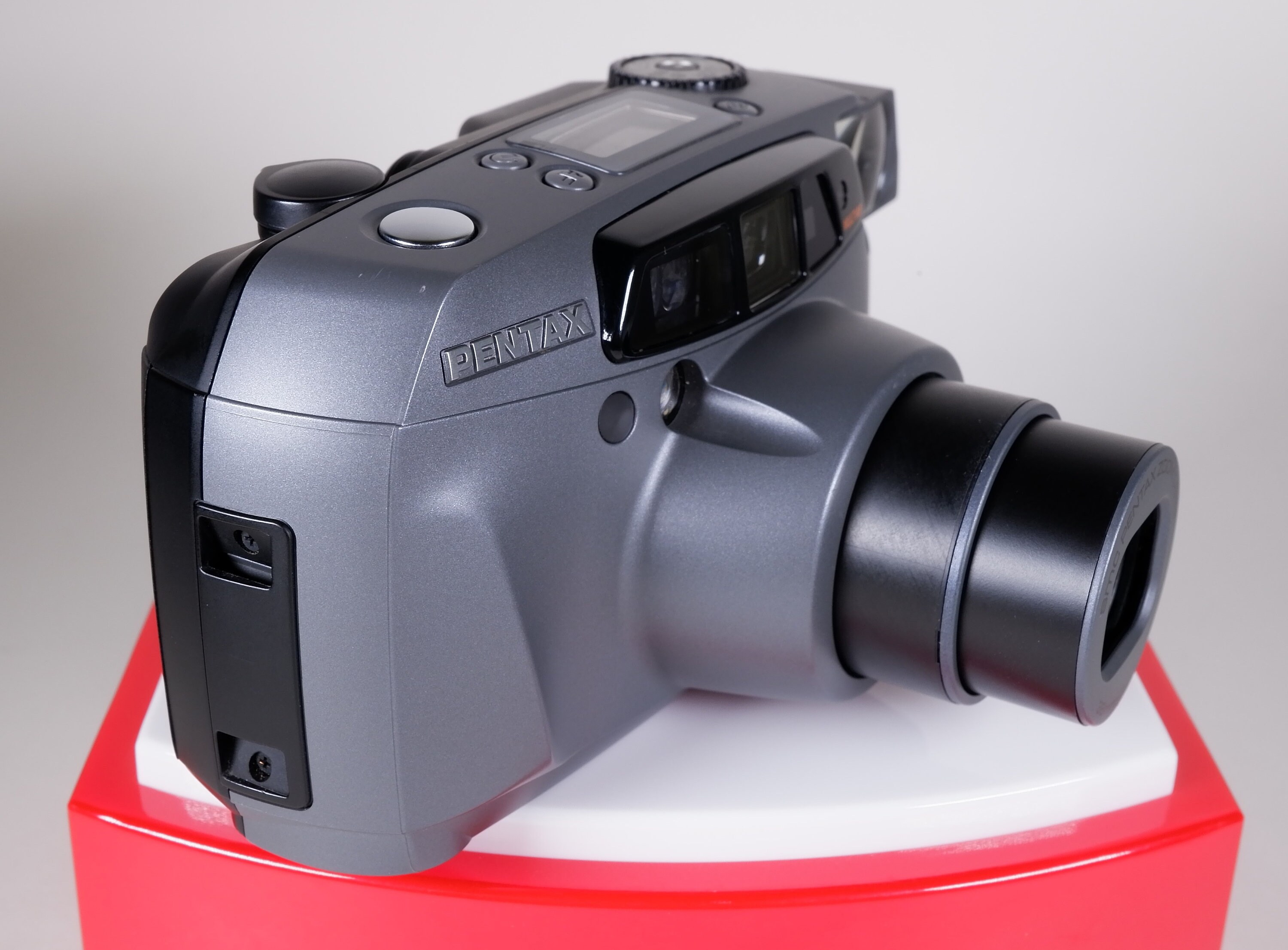 Asahi Pentax IQZoom 160 Compact 35mm Film Camera SMC