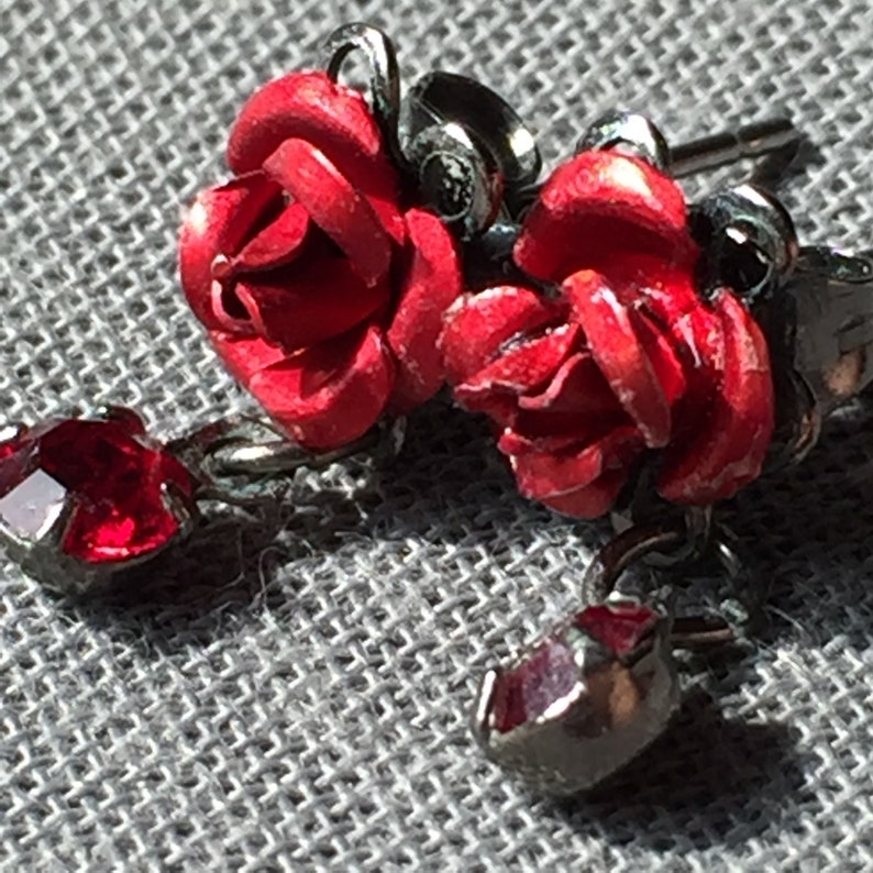 Vintage faux silver red gem bead  flower dangle drop stud earrings jewellery