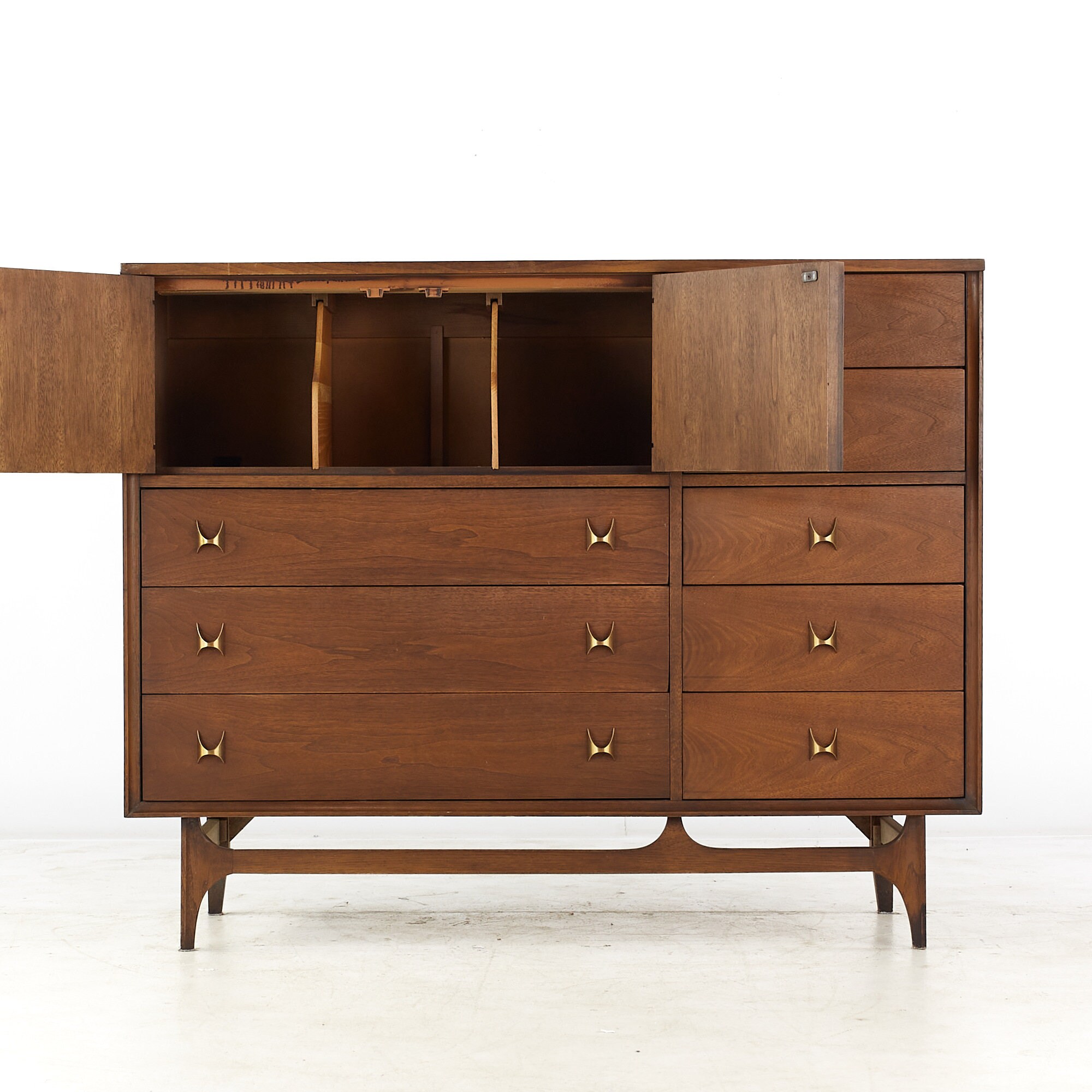 Broyhill Brasilia Brutalist Magna Mid Century Walnut Dresser Mcm