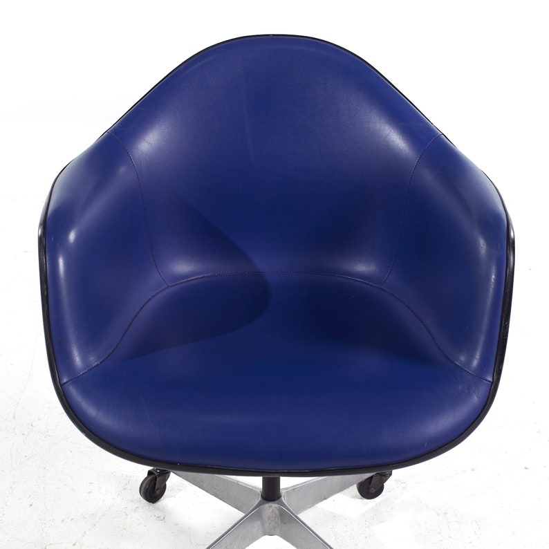 Eames for Herman Miller Mid Century Dark Blue Padded Fiberglass Swivel Office Chair mcm Bild 9