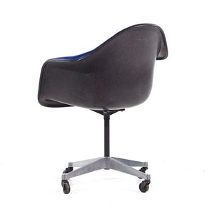 Eames for Herman Miller Mid Century Dark Blue Padded Fiberglass Swivel Office Chair mcm image 6