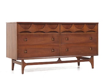 Broyhill Brasilia Mid Century Walnut 6 Drawer Lowboy Dresser - mcm