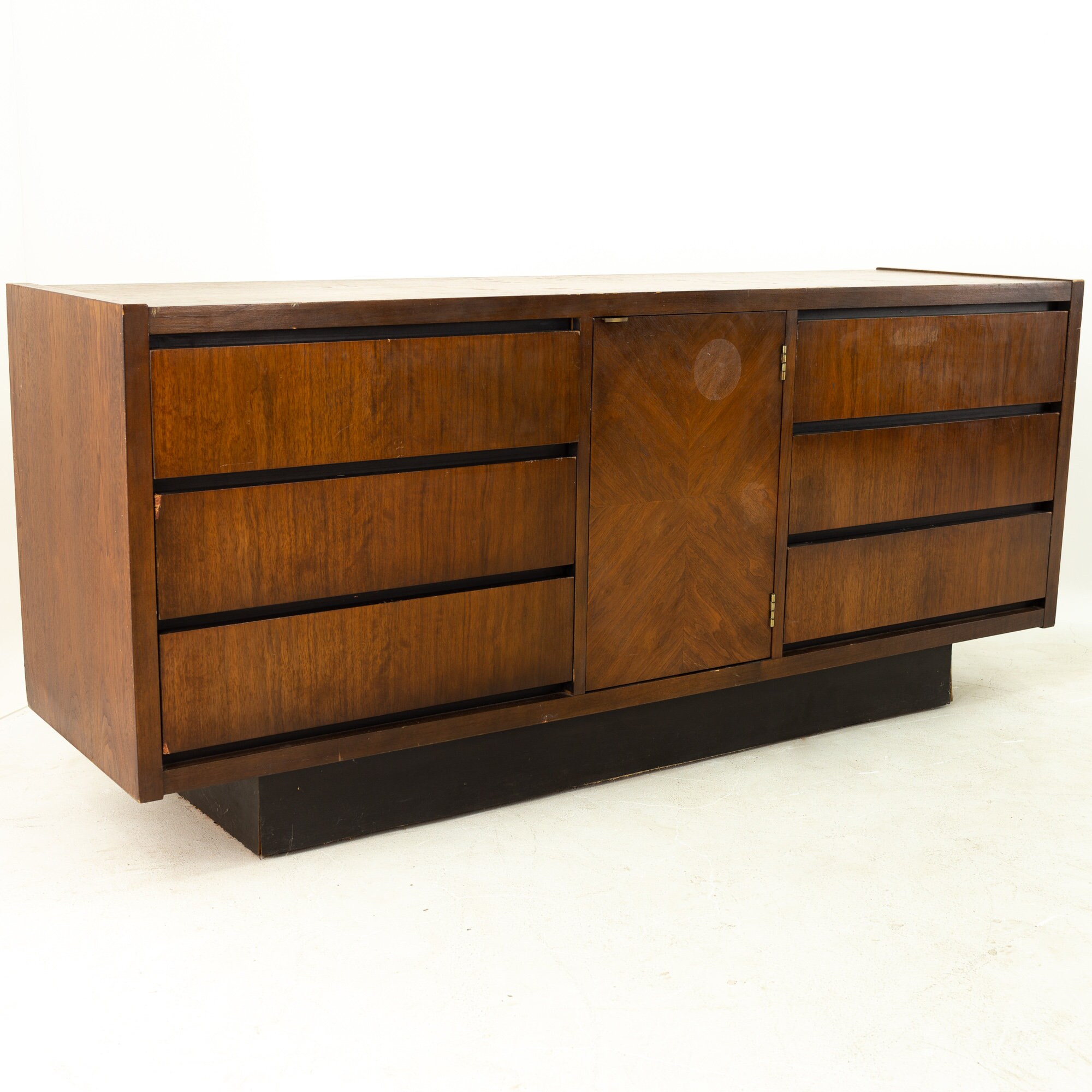 Lane mid century dresser discount