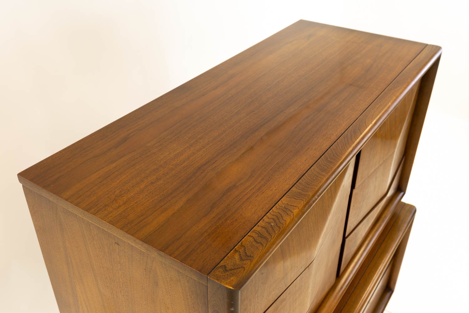 United furniture 2024 mid century dresser