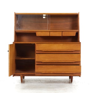 Crawford Furniture Mid Century Maple China Cabinet mcm image 5