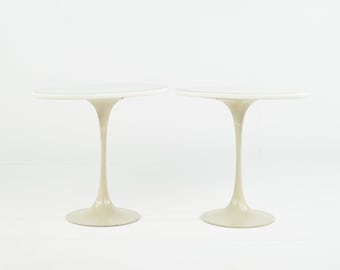 Eero Saarinen for Knoll Style Mid Century Oval Tulip Tables - A Paire - mcm