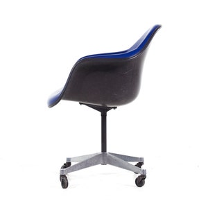 Eames for Herman Miller Mid Century Dark Blue Padded Fiberglass Swivel Office Chair mcm image 5