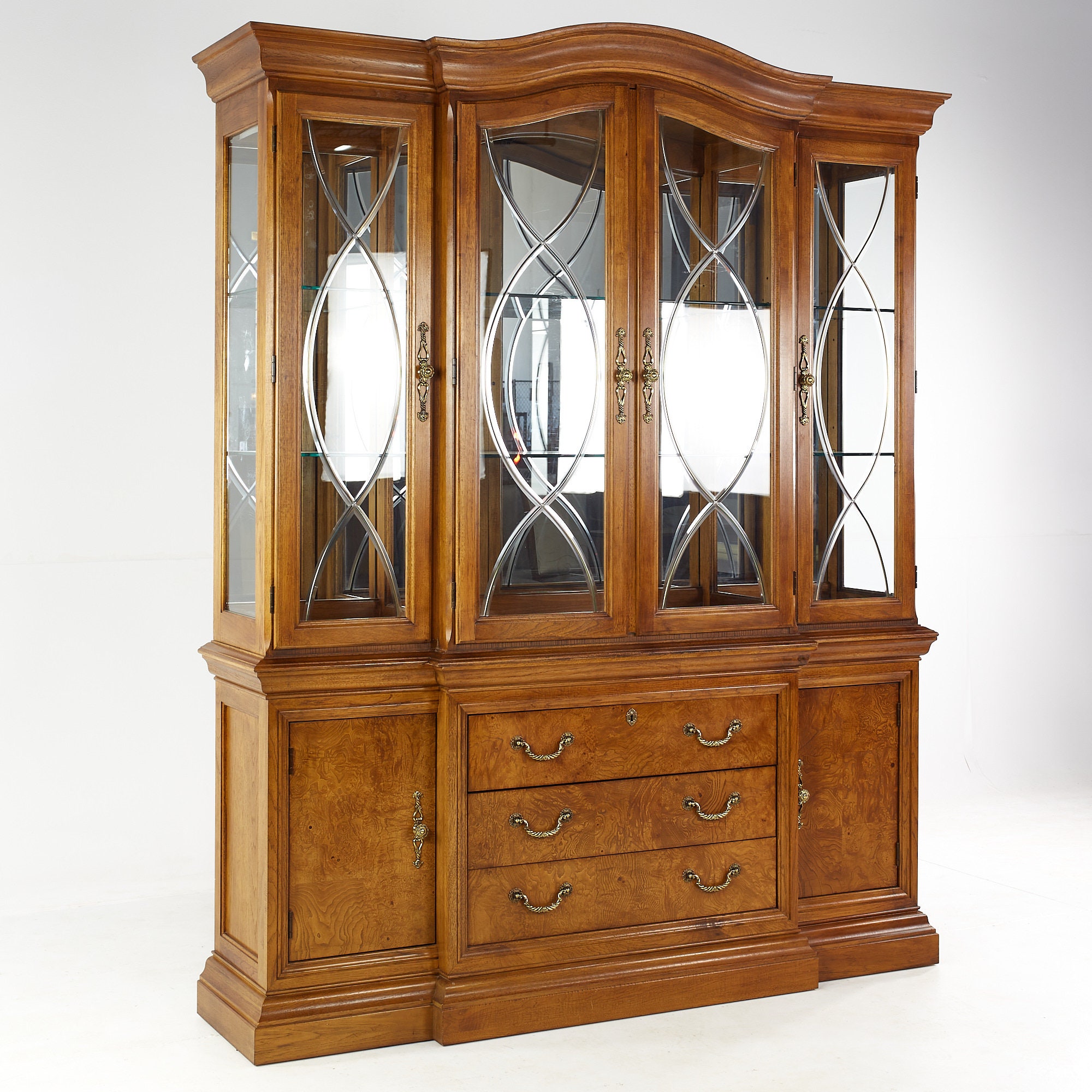 Thomasville china cabinet deals