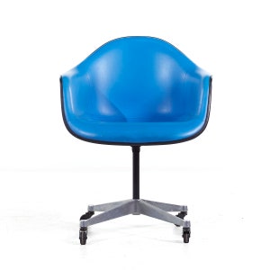 Chaise de bureau pivotante bleu Mid-Century Eames for Herman Miller en fibre de verre rembourrée mcm image 2