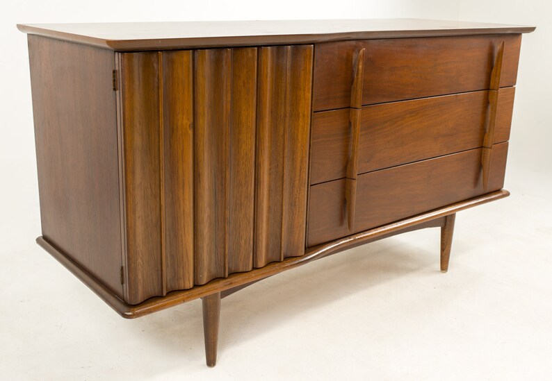 mcm United Furniture Mid Century Modern 6 Drawer Lowboy Dresser