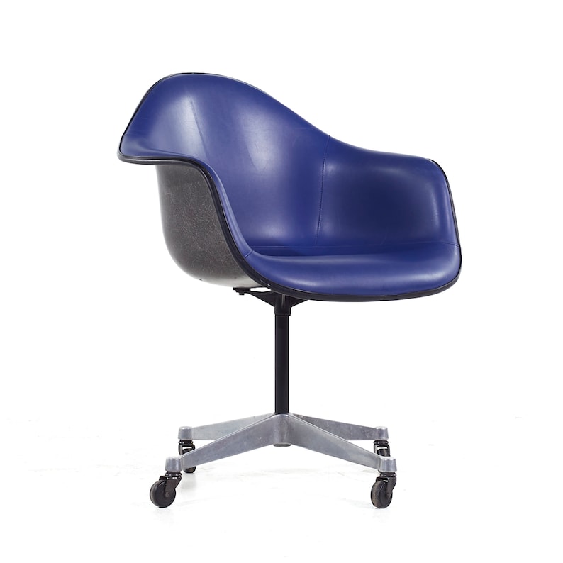 Eames for Herman Miller Mid Century Dark Blue Padded Fiberglass Swivel Office Chair mcm Bild 1