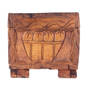 Carved Wood Villagers Trinket Box image 5