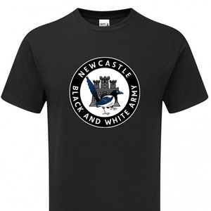 Newcastle Large CREST-t-shirt heren, fanmade zwart-wit leger