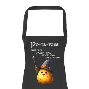Potatis Koka dem Mosa dem Stick dem i en gryta Trollkarl Förkläde Inofficiellt