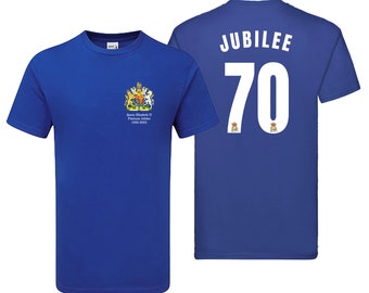 70th Queen Platinum Jubilee Tshirt Kit Style Escudo de armas Mens ROYAL Blue Elizabeth II