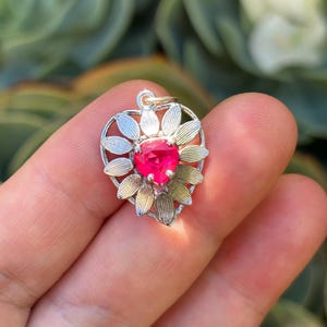 Vintage Herzanhänger aus 925er Sterlingsilber, Anhänger mit rotem Stein, Valentinstag, simulierter Rubin