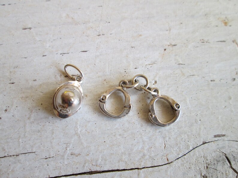 Vintage 2 Sterling silver Handcuffs pendant British Police Helmet pendant Silver Bracelet charms Jewelry supplies Bondage Handcuffs pendant