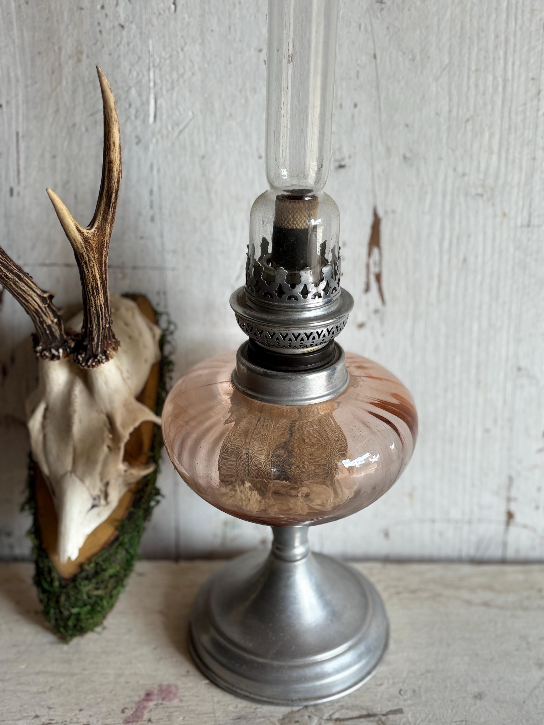 ANCIENNE TRÈS BELLE Lampe à pétrole cuve grenat verre à facettes XIX° EUR 250,00 - FR