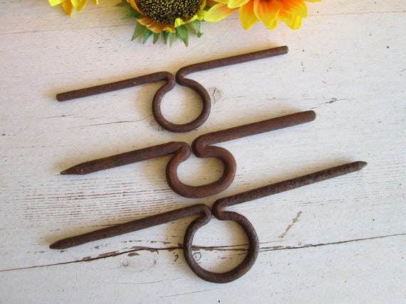 Antique 1930 Door rusted iron Lock Farmhouse Door latch Country chic wooden Door Steampunk decor B/&B door lock Western decor Yard gate lock
