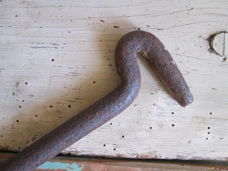 Antique 1930 Door rusted iron Lock Farmhouse Door latch Country chic wooden Door Steampunk decor B/&B door lock Western decor Yard gate lock