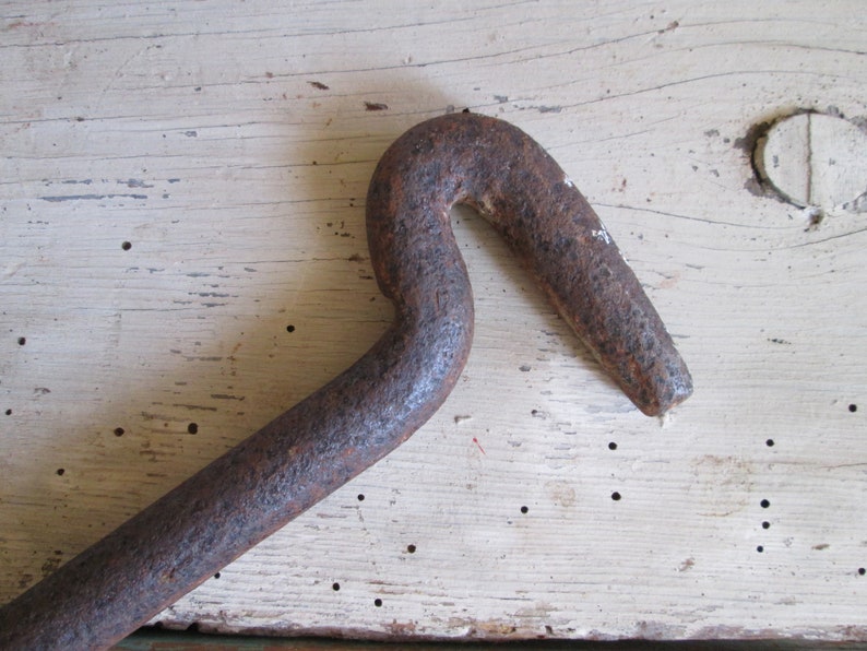 Antique 1930 Door rusted iron Lock Farmhouse Door latch Country chic wooden Door Steampunk decor B/&B door lock Western decor Yard gate lock