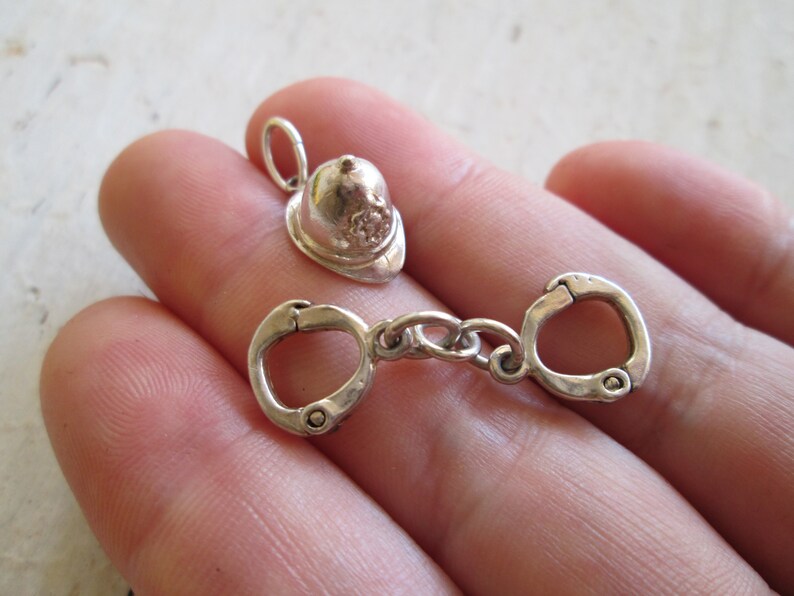 Vintage 2 Sterling silver Handcuffs pendant British Police Helmet pendant Silver Bracelet charms Jewelry supplies Bondage Handcuffs pendant