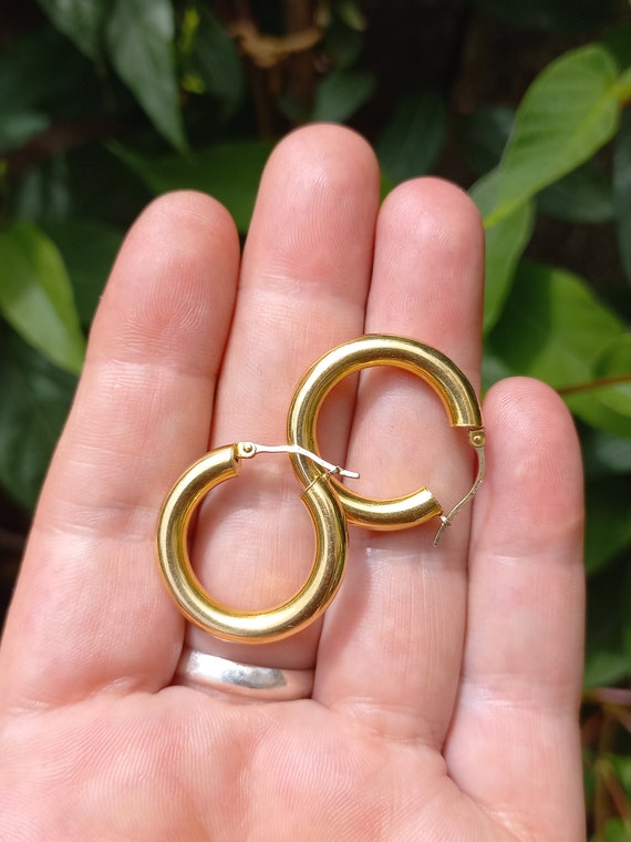 Preloved 18ct Huggie Earrings Gold 18ct Hoops 750… - image 5