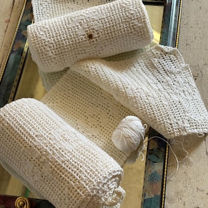 Vecchi rotoli uncinetto fatti a mano per copriletto - Crochet roll edge brown spots Upcycled fashion Coverlet border Fiber Art Crochet art
