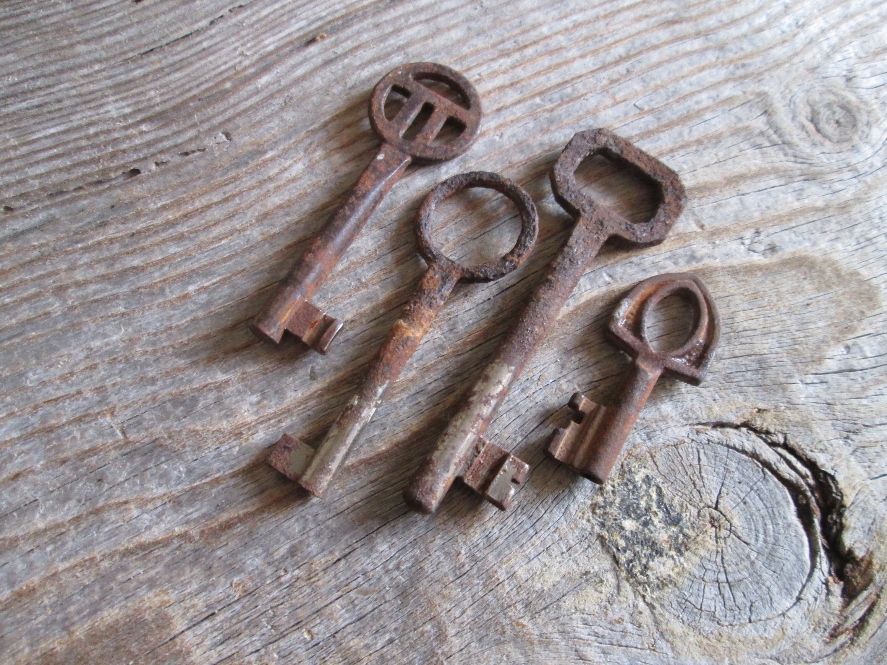Small Metal Keys for Jewelry and Craft Projects Antique Skeleton Keys 6