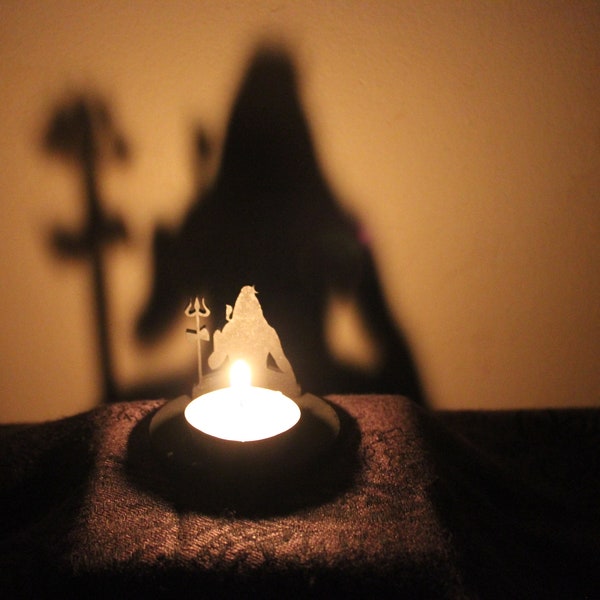 Shiv candle holder