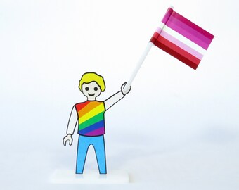 FIGURINE gay de drapeau de fierté LGBTQ. Cadeau lesbien de rouge à lèvres, ou sortant de l’accessoire de support de placard