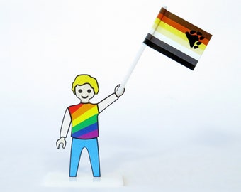 Figurine de drapeau de la fierté de l’ours gay. Cadeau LGBTQ, accessoire arc-en-ciel ou sortant du support du placard