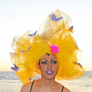 LGBTQ headpiece fascinator. Gay rainbow pride outfit for drag queen imagem 10