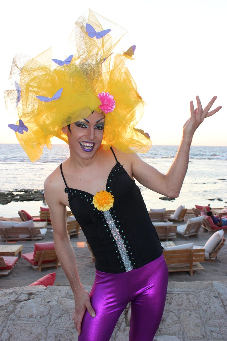 LGBTQ headpiece fascinator. Gay rainbow pride outfit for drag queen imagem 9
