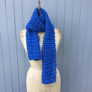 Royal blue chunky scarf image 1