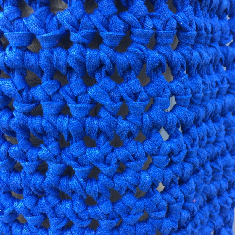 Royal blue chunky scarf image 3