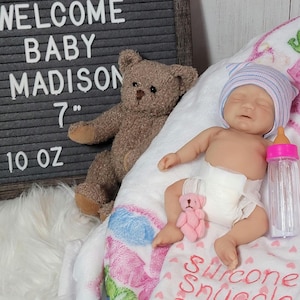 Boneca de silicone artesanal de 7&quot; - Madison ou Matthew Edição de realismo aprimorado