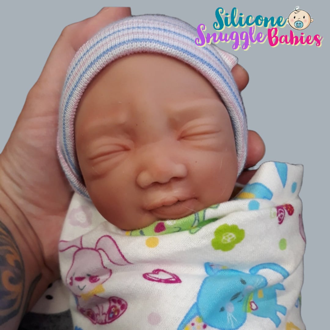 Mini Bebê Reborn Silicone Sólido Completo *Dulce*