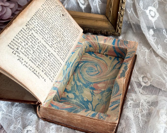 Antique Secret Book Box - Faux Book Safe - Trinket Box - Shelf Decor