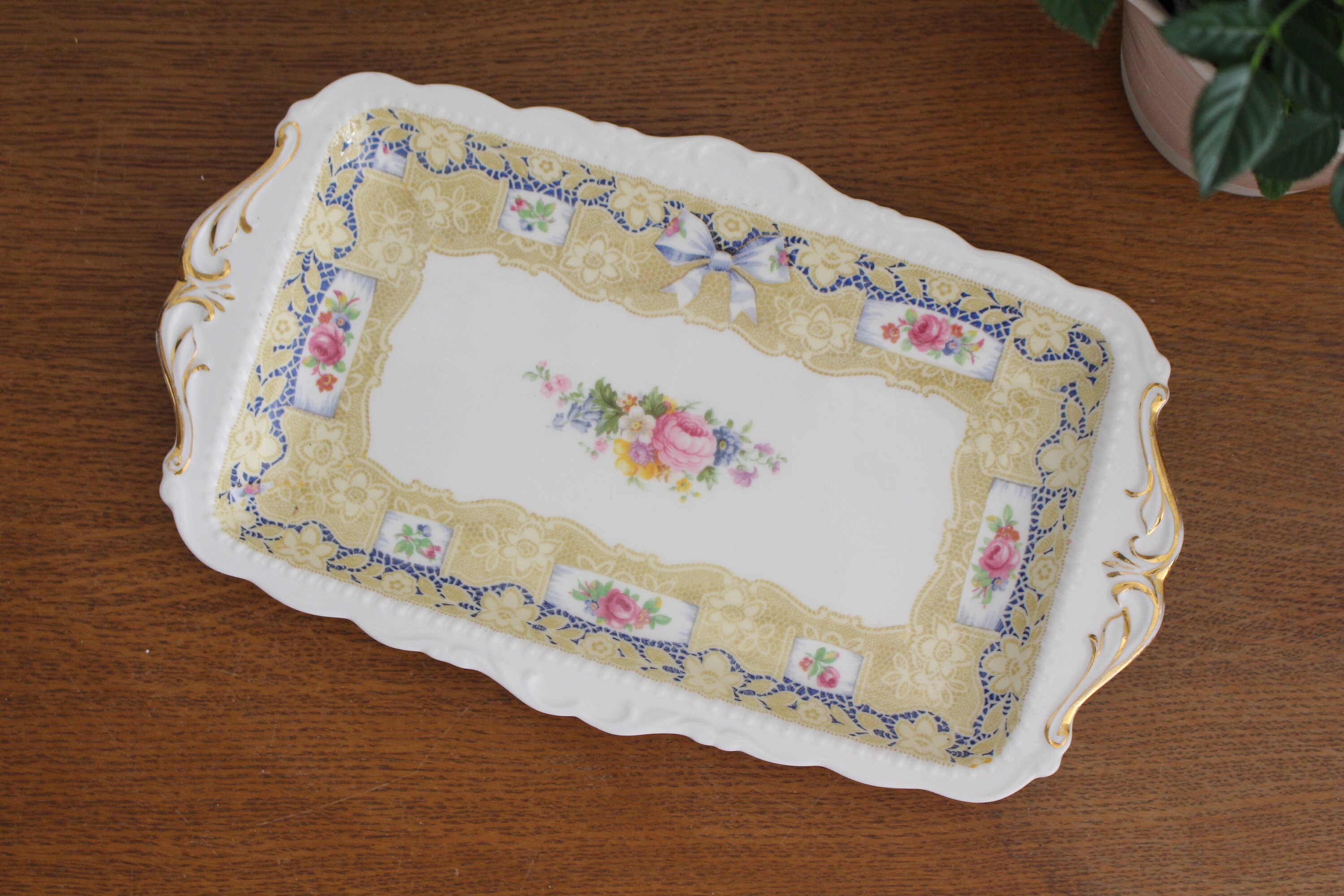 Vintage Royal Albert Valentine Rectangle Sandwich Plate - Assiette en Porcelaine