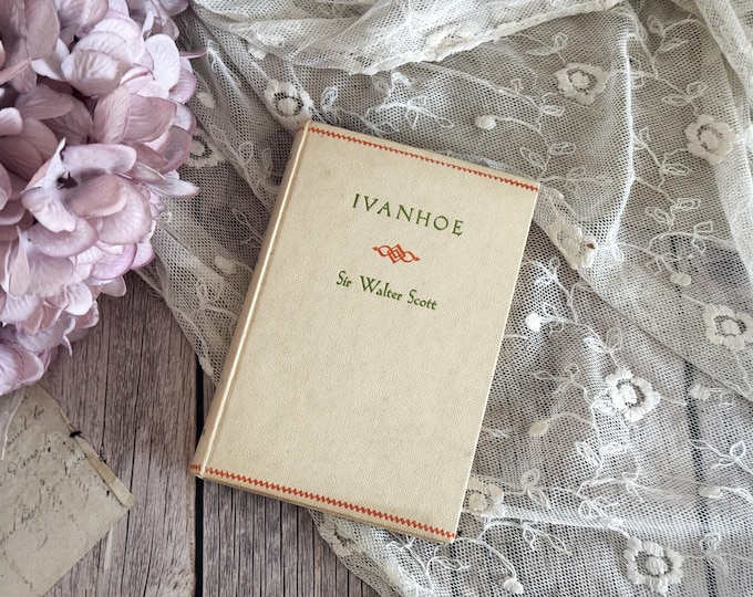 Vintage French Book - Bookshelf Decor - Ivanhoe - Sir Walter Scott