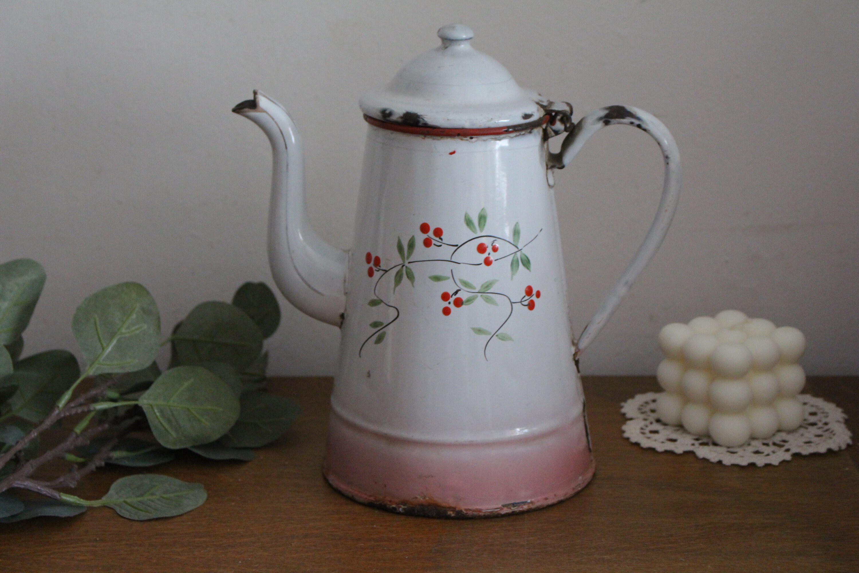 Vintage Français Pot à Café en Émail Floral Blanc et Rose - Rustic Farmhouse Home Decor