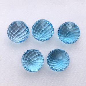 SALE Blautopas 8 MM, 10 MM Facettierte Kugel Tropfen / Top Hälfte gebohrt / Feine Qualität / Dezember Geburtsstein / Schöne Himmelblaue Farbe / Preis pro Stück
