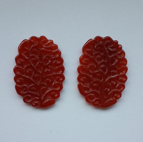 Handmade Red Onyx Carving Pair, Leaf Shape (33x24mm)