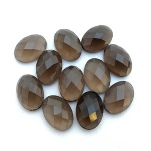 Cabochão oval com corte xadrez de quartzo fumegante 9x7MM, 10x8MM, 11x9MM, 12x10MM, 14x10MM, polido fino / Quartzo / Preço por peça
