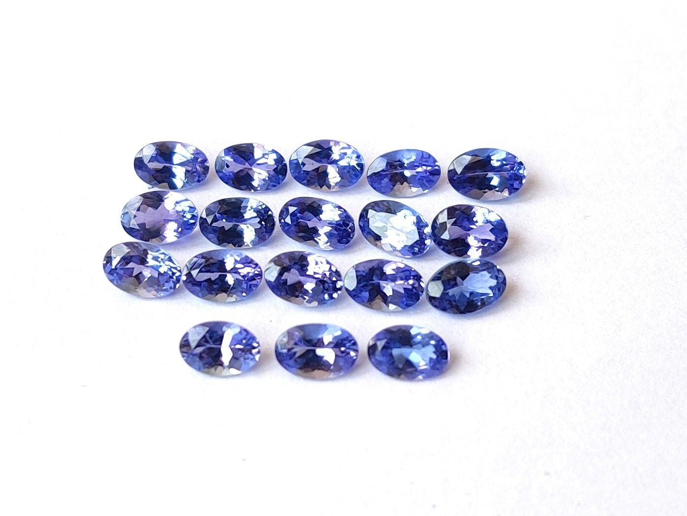 Tanzanite Naturelle Bleu Lavande AAAA - 6.30 Carats - Taille Ovale - NEUVE Avec Certificat