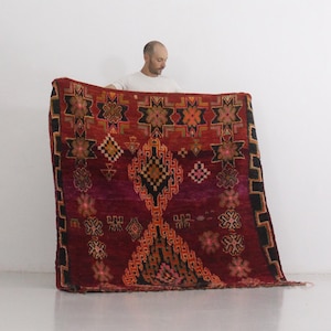 Moroccan rug Boujad 5.4x5.8feet / 167x177cm image 1